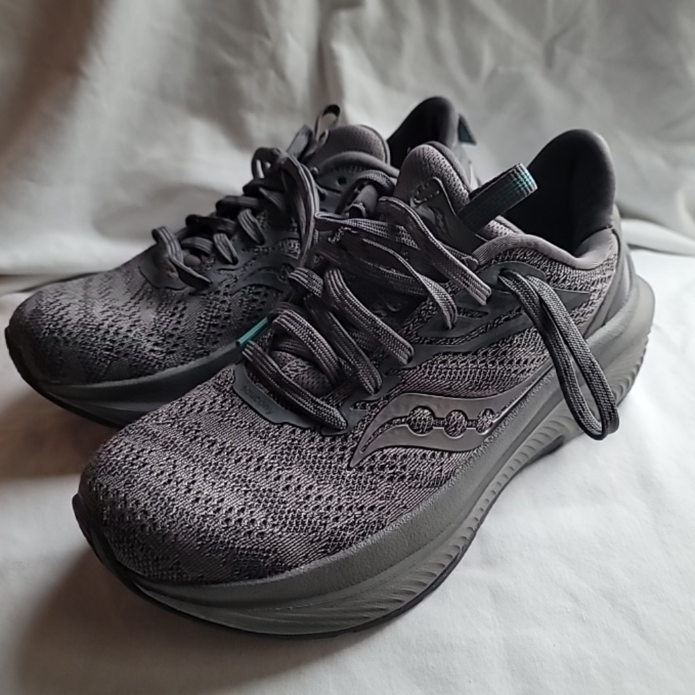 Saucony trainers women sz 5.5